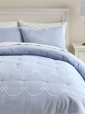 Pottery Barn NWT Georgia Bow Garland Quilt Comforter Queen